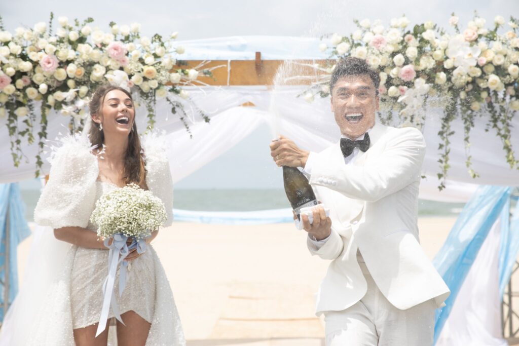 Bùi Tiến Dũng Bày Tỏ Tình Yêu Đặc Biệt Dành Cho Vợ Mẫu Tây Dianka Nhân Kỷ Niệm 3 Năm Ngày Cưới